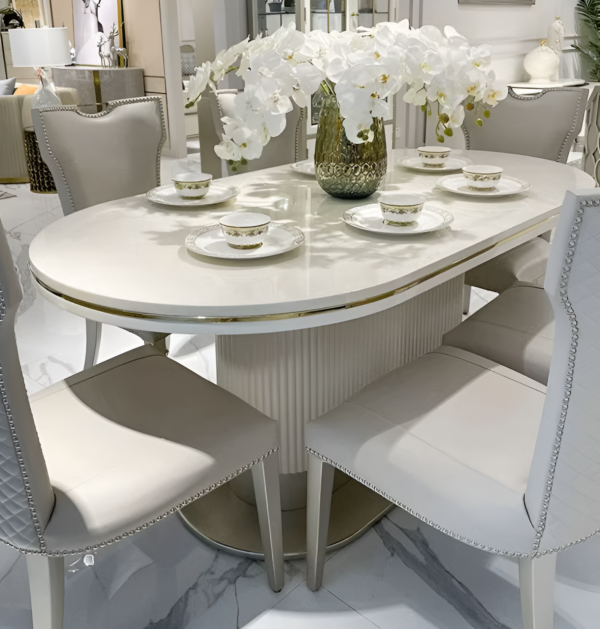 Circa Elegante Dining Table