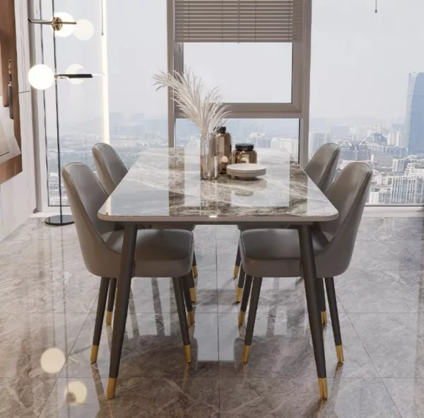 The Metropolitan Majesty Dining Table