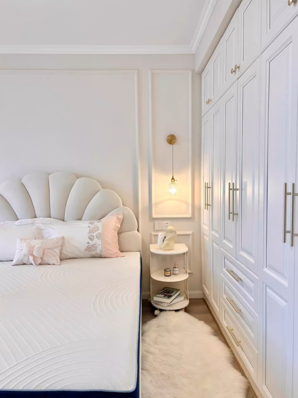 The Elegant Shell Bed