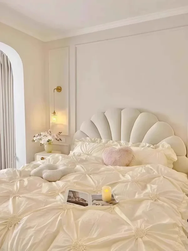 The Elegant Shell Bed