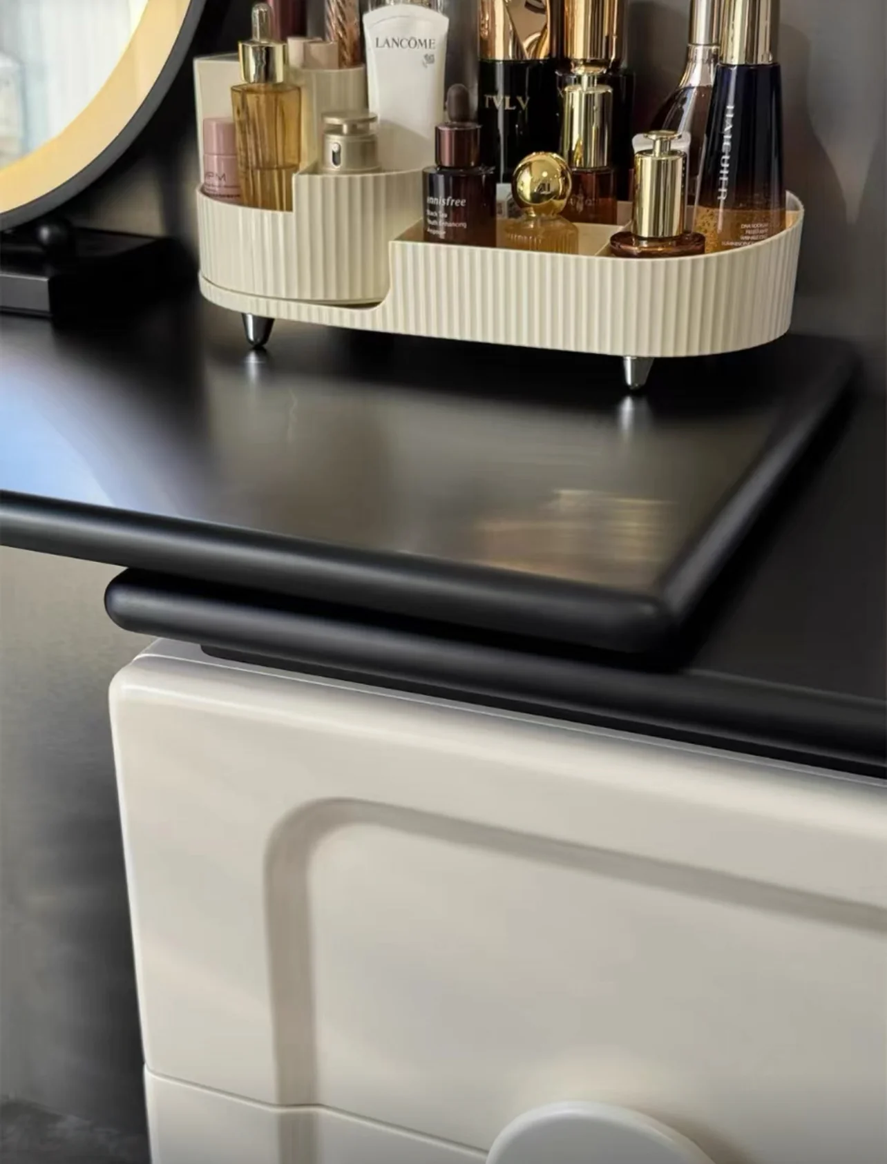 Marvelous Eclipse Vanity Set - Image 9